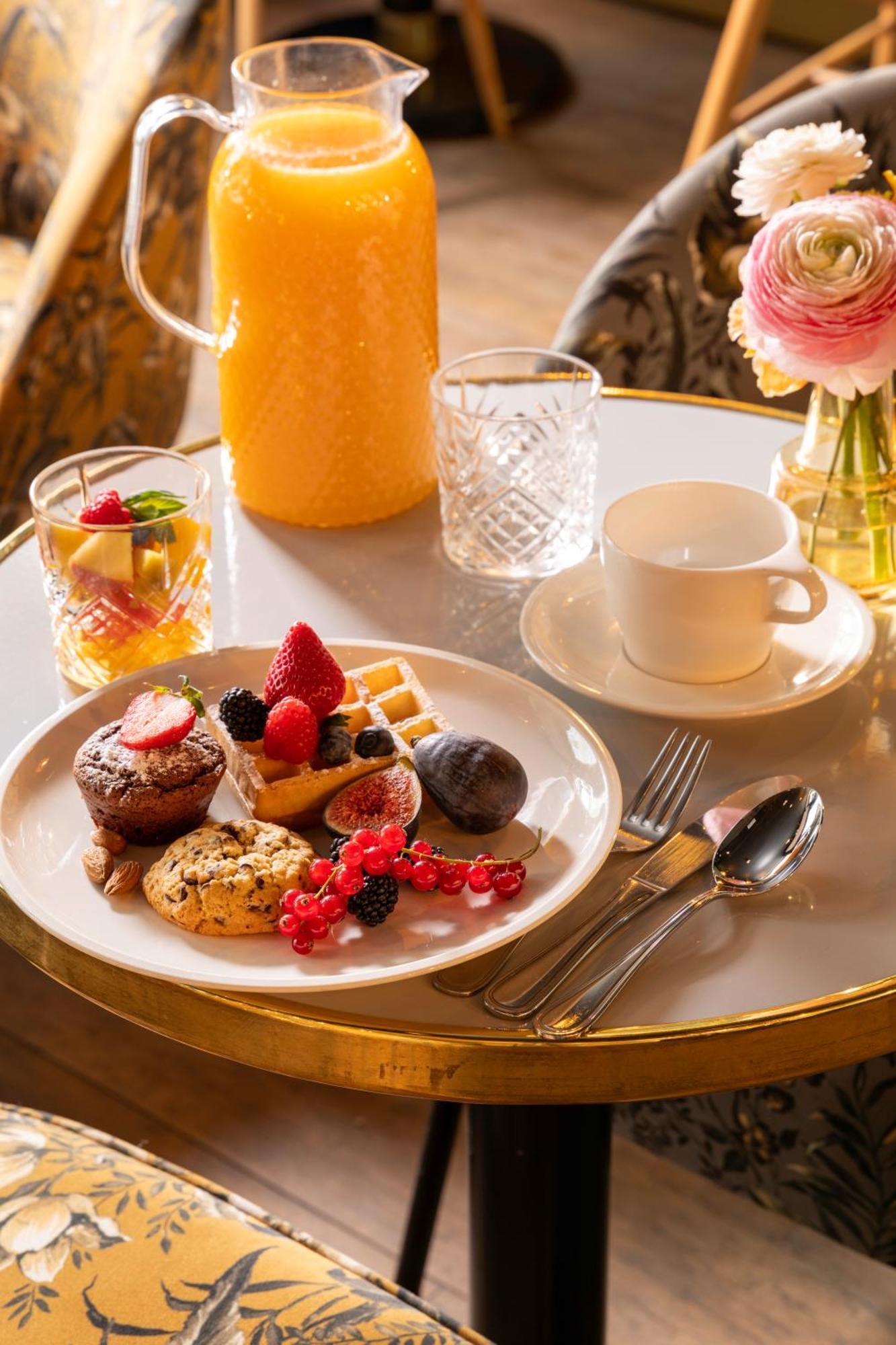 Maxim Folies Hotel 3*