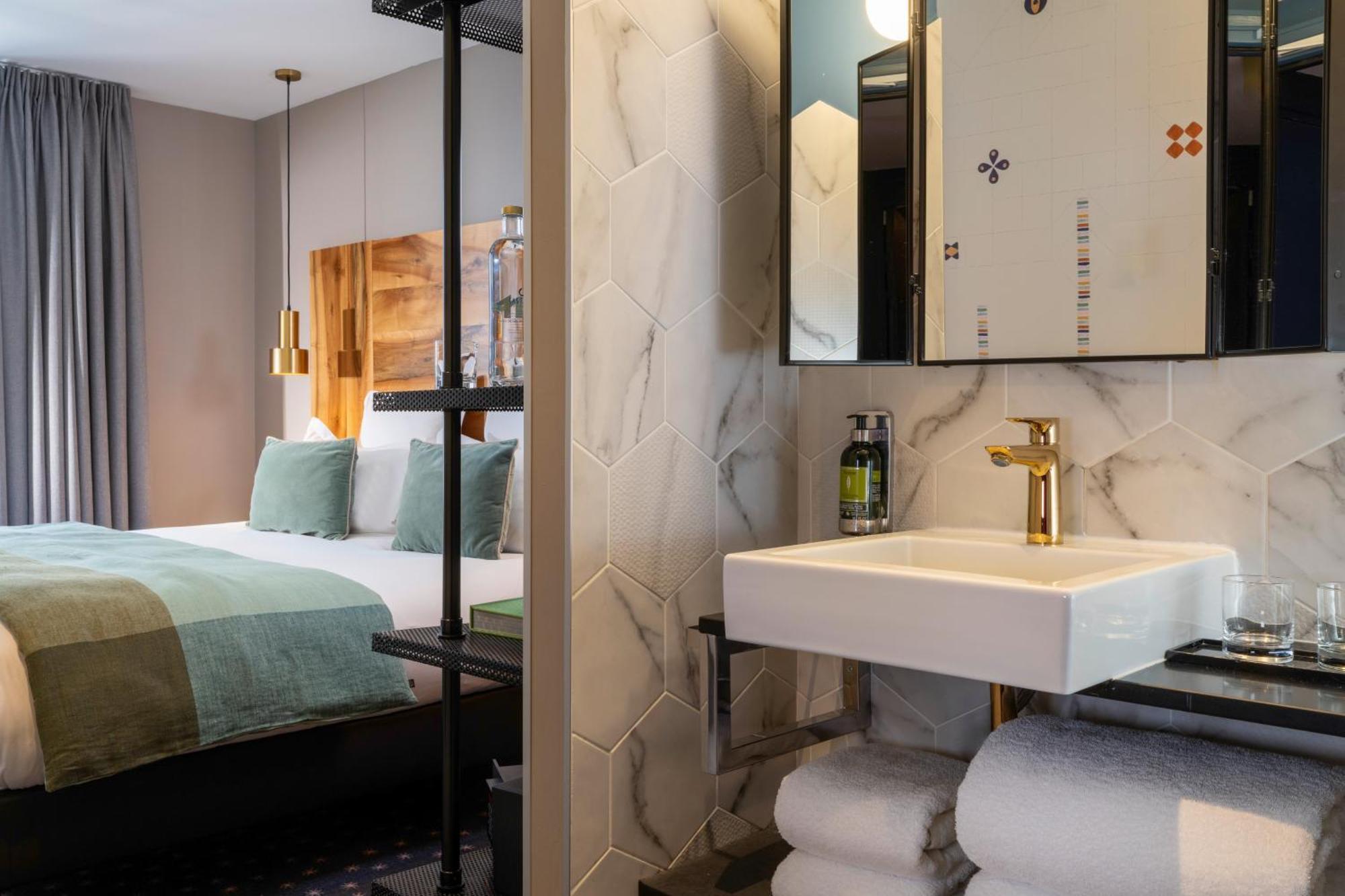 Hotel Maxim Folies Paris