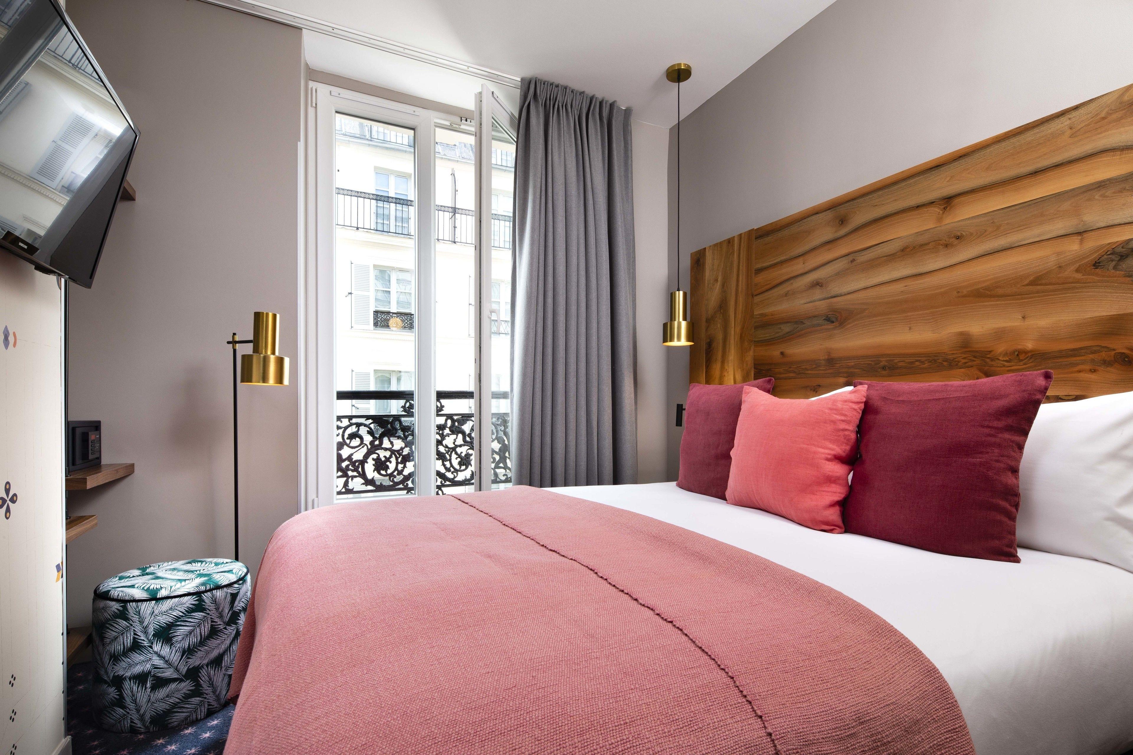 Hotel Maxim Folies Paris