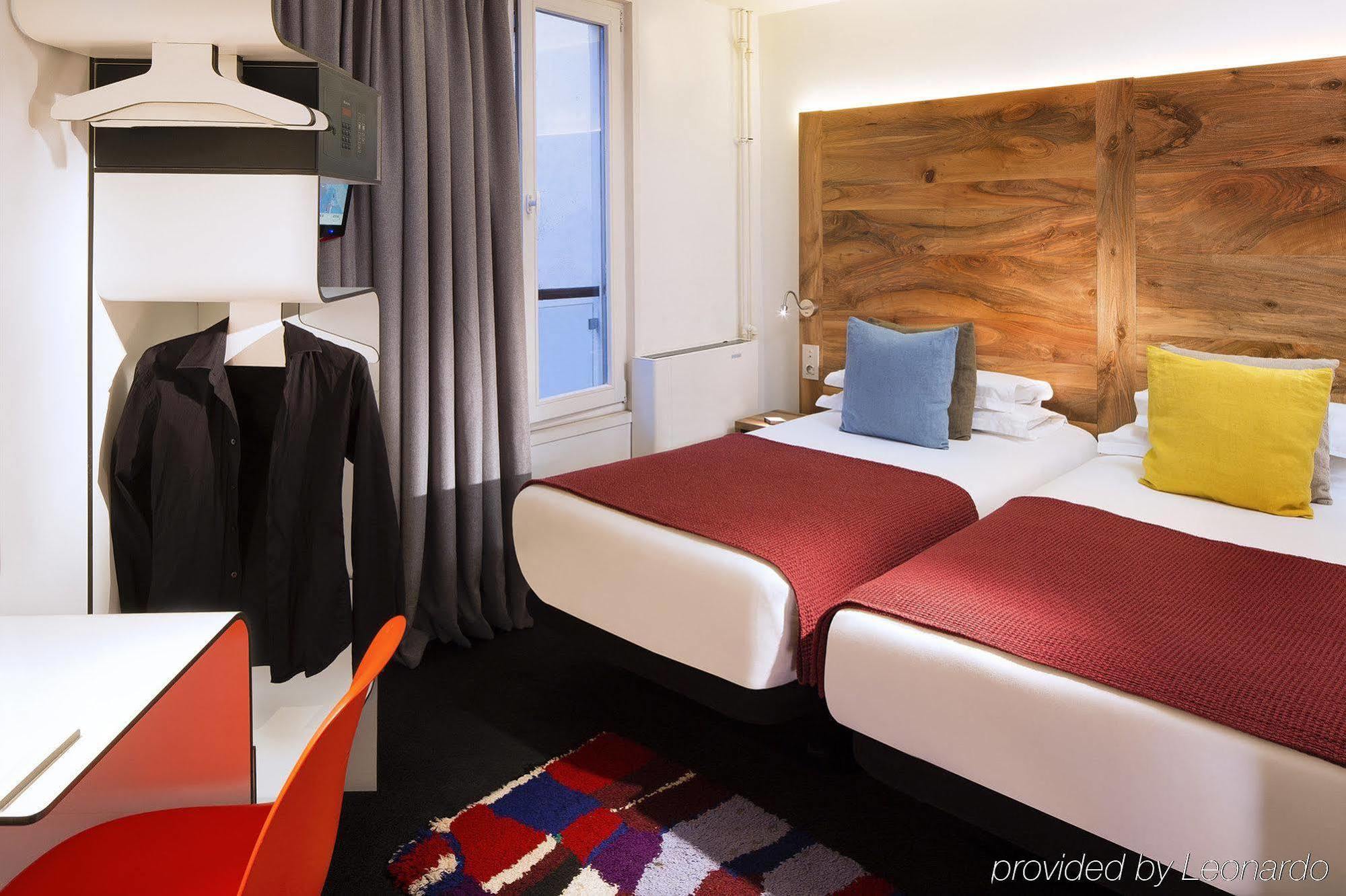 Hotel Maxim Folies Paris