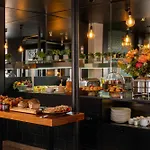 Hotel Maxim Folies