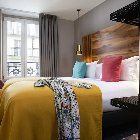 Hotel Maxim Folies