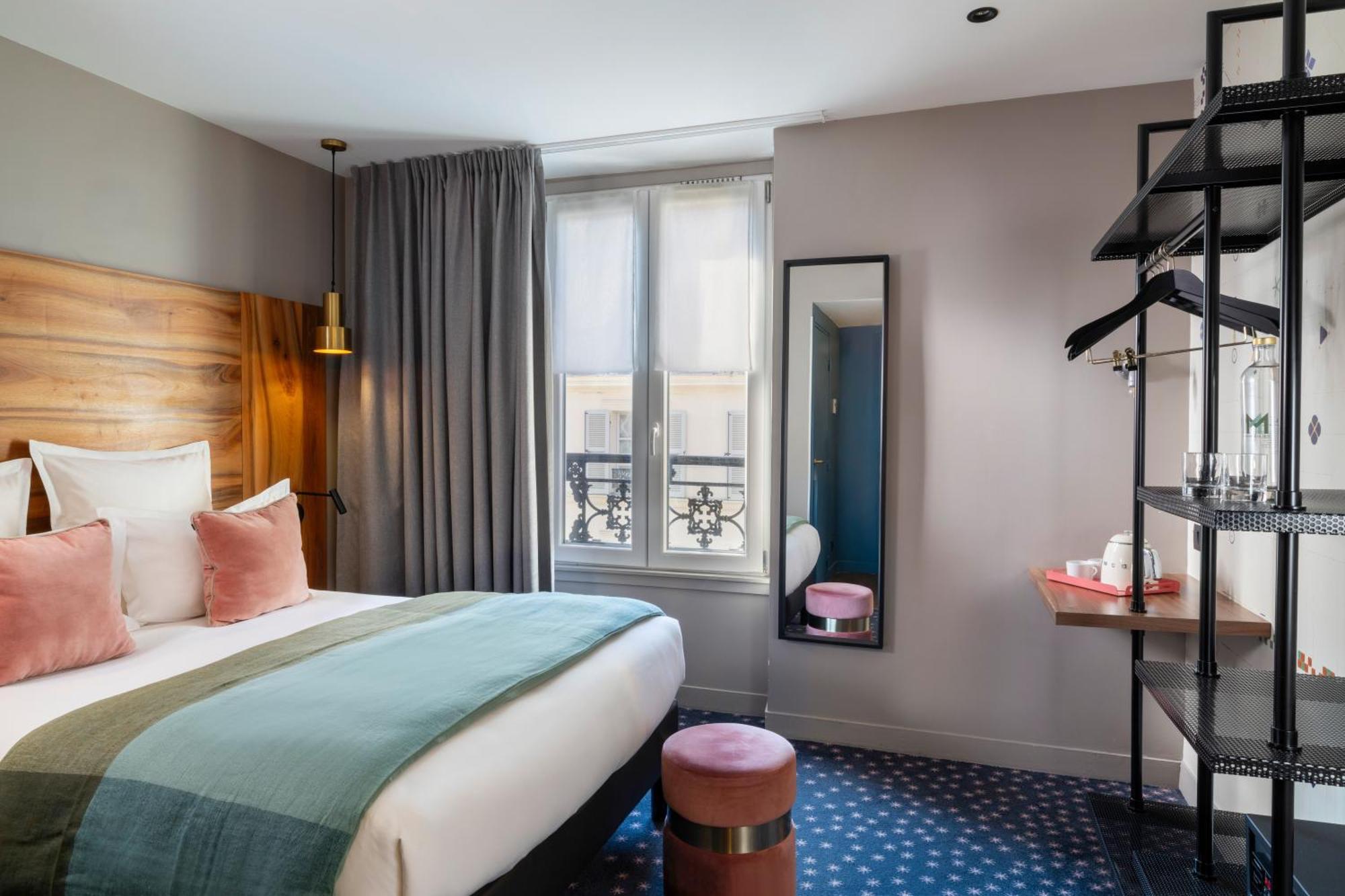 Hotel Maxim Folies